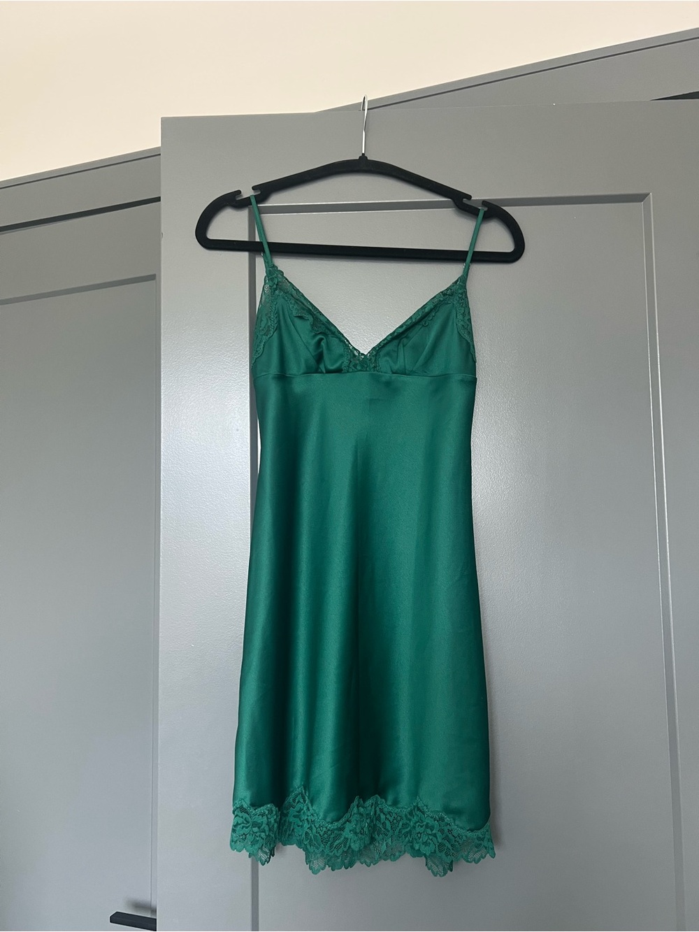 House of CB ‘Soraya’ Emerald Green dress - Picture 5 of 6